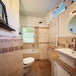 Denkmalgeschuetztes Haeuschen Mit Schwimmteich Holiday home Braunfels