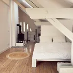 Denkmalgeschuetztes Haeuschen Mit Schwimmteich Holiday home *