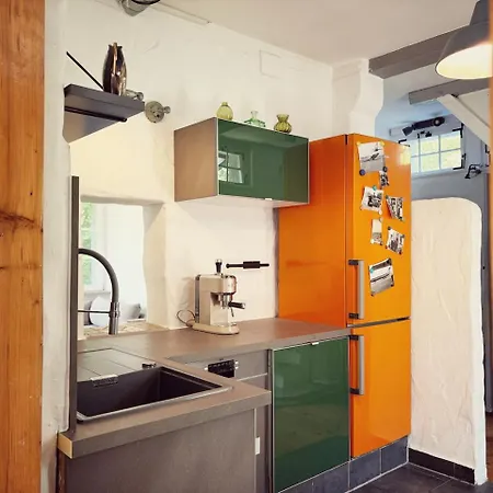 Denkmalgeschuetztes Haeuschen Mit Schwimmteich Casa de Férias *