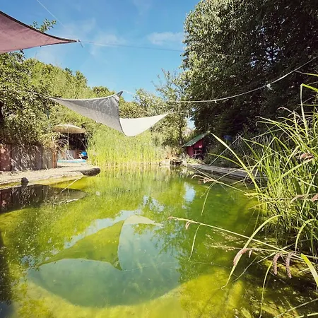 Denkmalgeschuetztes Haeuschen Mit Schwimmteich Casa de Férias Braunfels