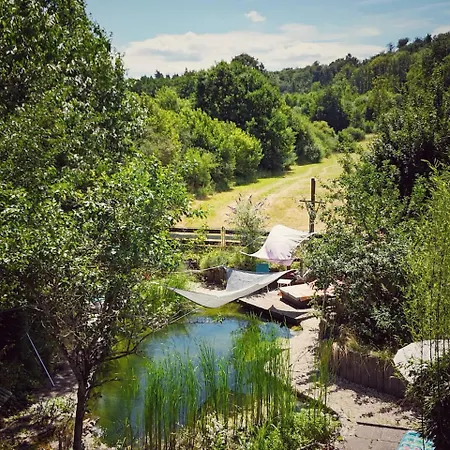 Casa de Férias Denkmalgeschuetztes Haeuschen Mit Schwimmteich
