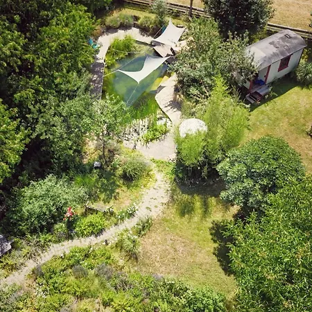Denkmalgeschuetztes Haeuschen Mit Schwimmteich Feriehus Braunfels