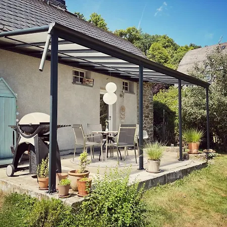 Dom wakacyjny Denkmalgeschuetztes Haeuschen Mit Schwimmteich *