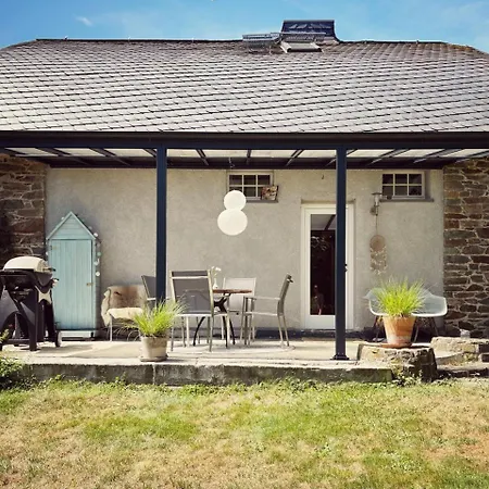 Denkmalgeschuetztes Haeuschen Mit Schwimmteich Dom wakacyjny