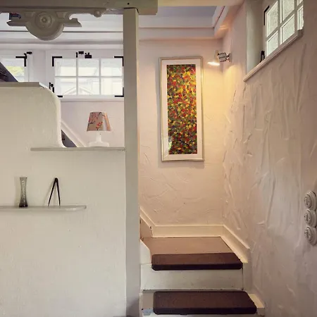 Denkmalgeschuetztes Haeuschen Mit Schwimmteich Casa de Férias