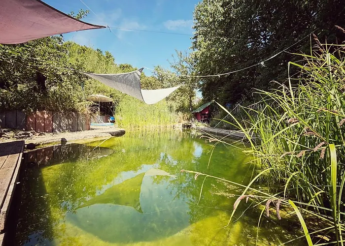 Denkmalgeschuetztes Haeuschen Mit Schwimmteich Dom wakacyjny Braunfels