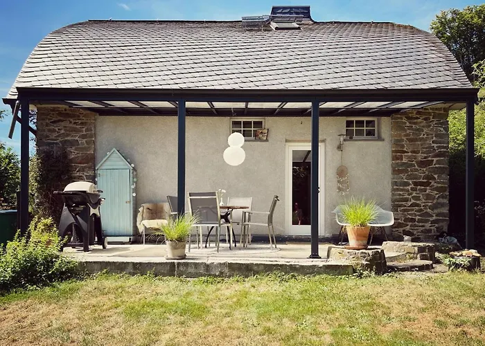 Denkmalgeschuetztes Haeuschen Mit Schwimmteich Dom wakacyjny