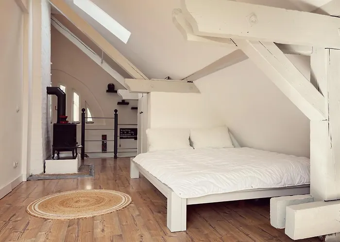 Prázdninový dům Denkmalgeschuetztes Haeuschen Mit Schwimmteich *