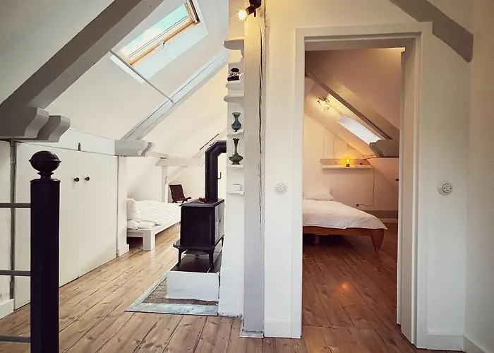 Denkmalgeschuetztes Haeuschen Mit Schwimmteich Prázdninový dům