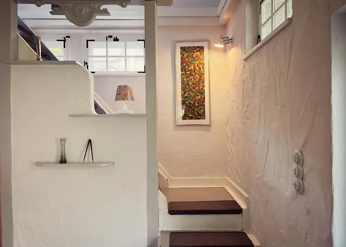 Denkmalgeschuetztes Haeuschen Mit Schwimmteich Dom wakacyjny